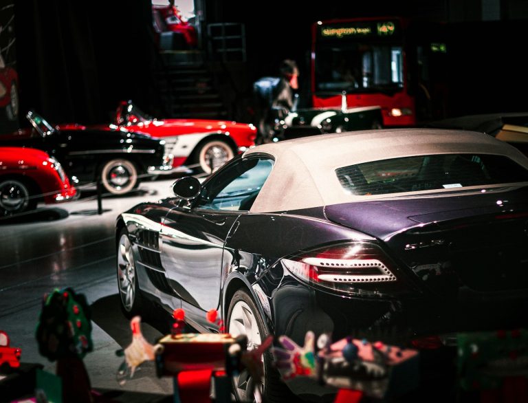 Mercedes-Benz «German Lux»: аромат-логотип для шоурумов